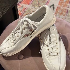 Tretorn Women’s White Sneaker - size 12 - gently worn